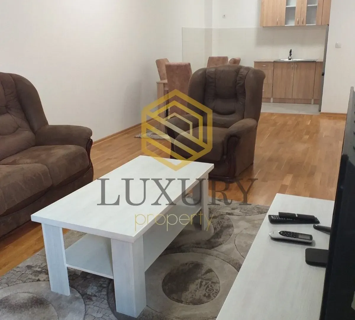 Izdavanje, dvosoban stan, 68m², Tuški Put, Podgorica