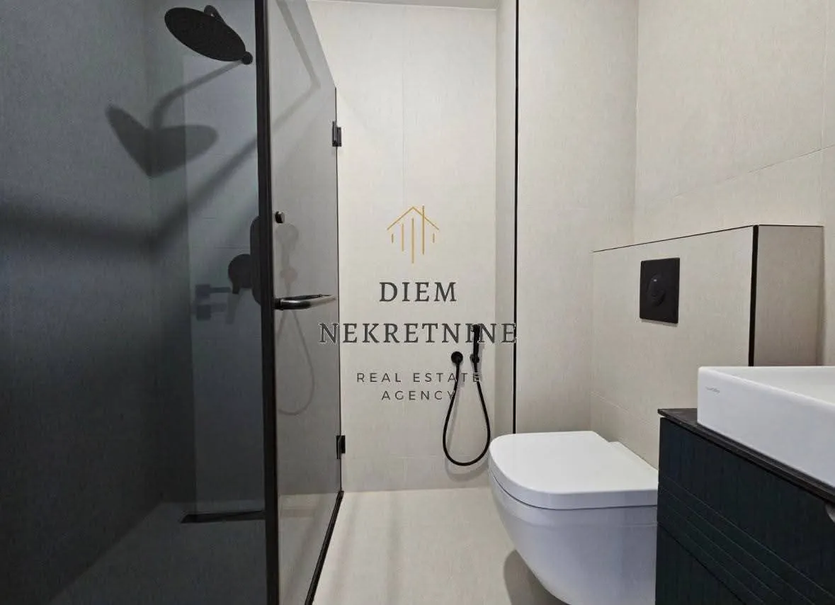 Prodaja, jednosoban stan, 62m², Centar, Bar