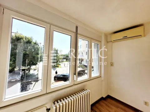 Rent, two bedroom apartment, 50m², Vračar Hram, Vračar Sve Podlokacije - image 7