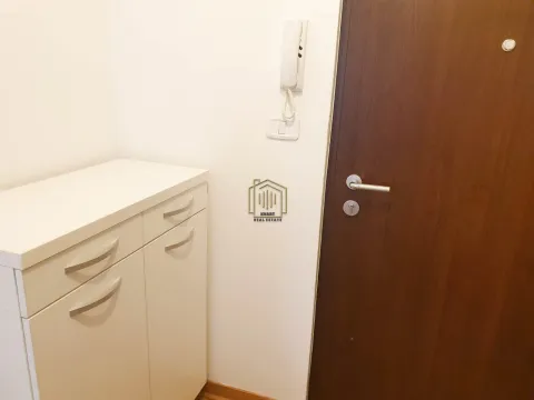 Prodaja, jednosoban stan, 43m², City Kvart, Podgorica - image 12