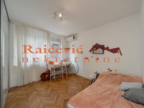 Sale, three bedroom apartment, 69m², Vračar Sve Podlokacije, Beograd - image 8