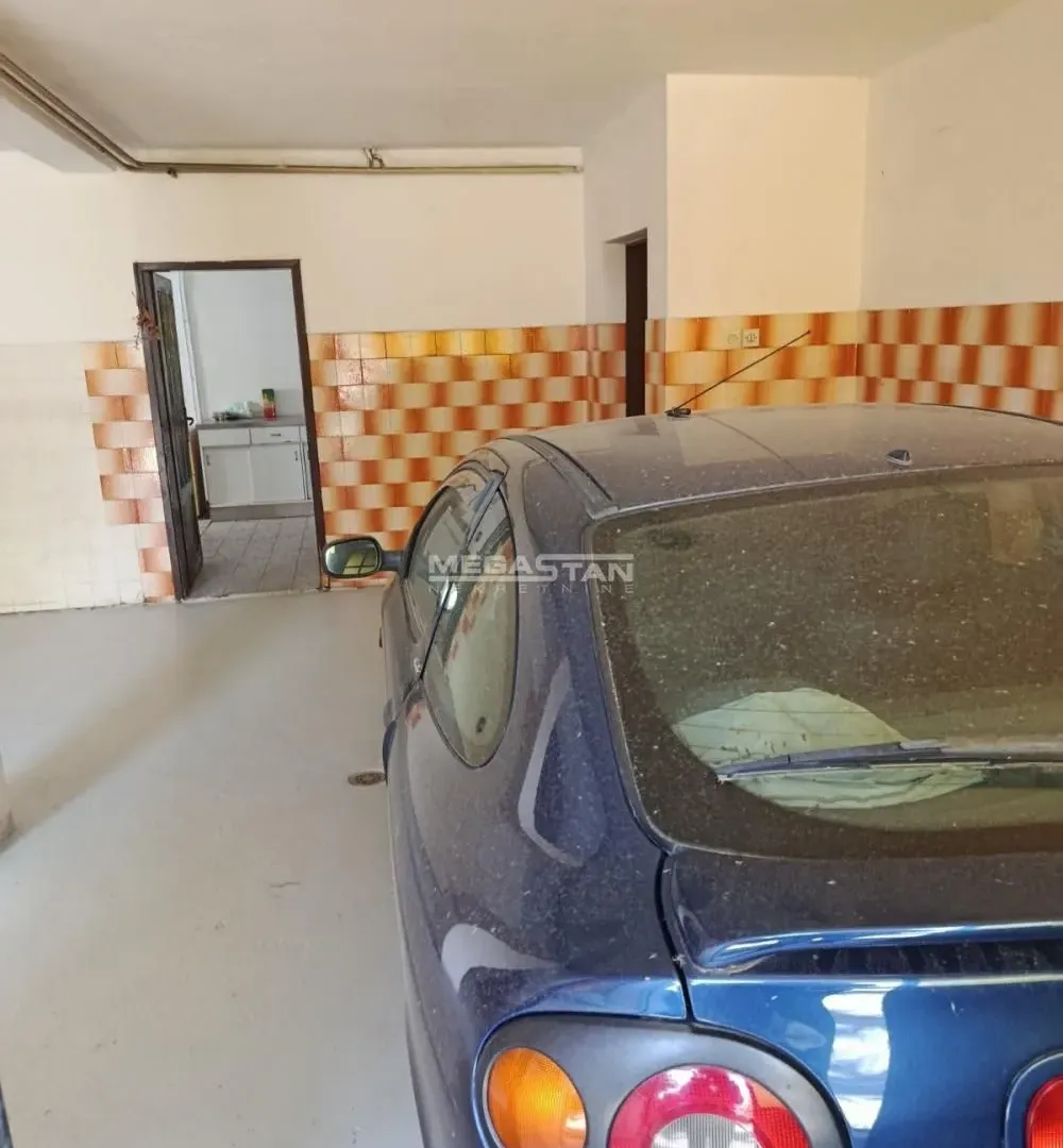 Sale, house, 270m², Mali Mokri Lug, Zvezdara Sve Podlokacije