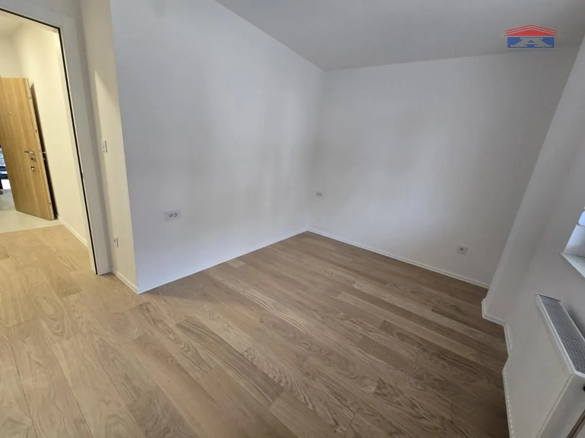 Izdavanje, dvosoban stan, 42m², Podbara, Novi Sad Sve Podlokacije