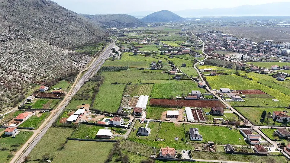 Prodaja, plac, 608m², Tuzi, Podgorica