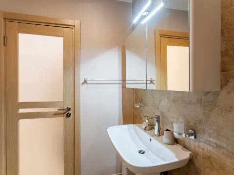 Prodaja, dvosoban stan, 68m², Kotor, Crna Gora - image 9