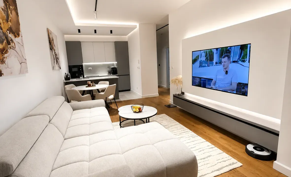 Prodaja, jednosoban stan, 65m², Soho City, Bar