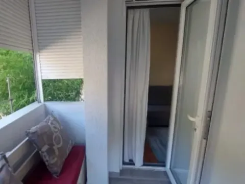 Izdavanje, jednosoban stan, 38m², Gorica C, Podgorica - image 11