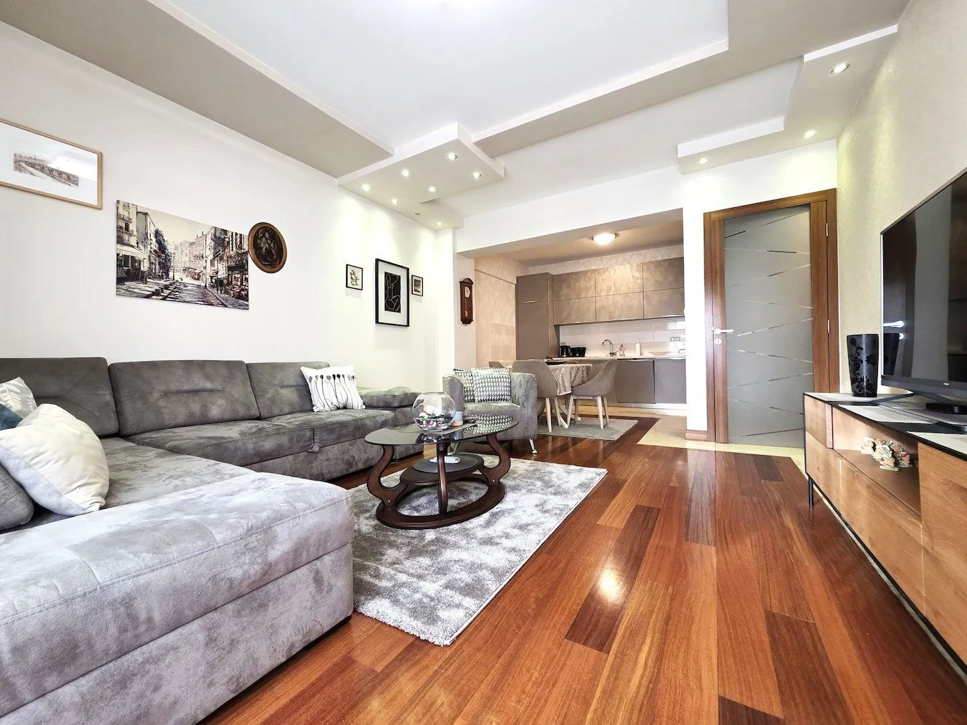 Rent, apartment, 76m², Centar, Podgorica