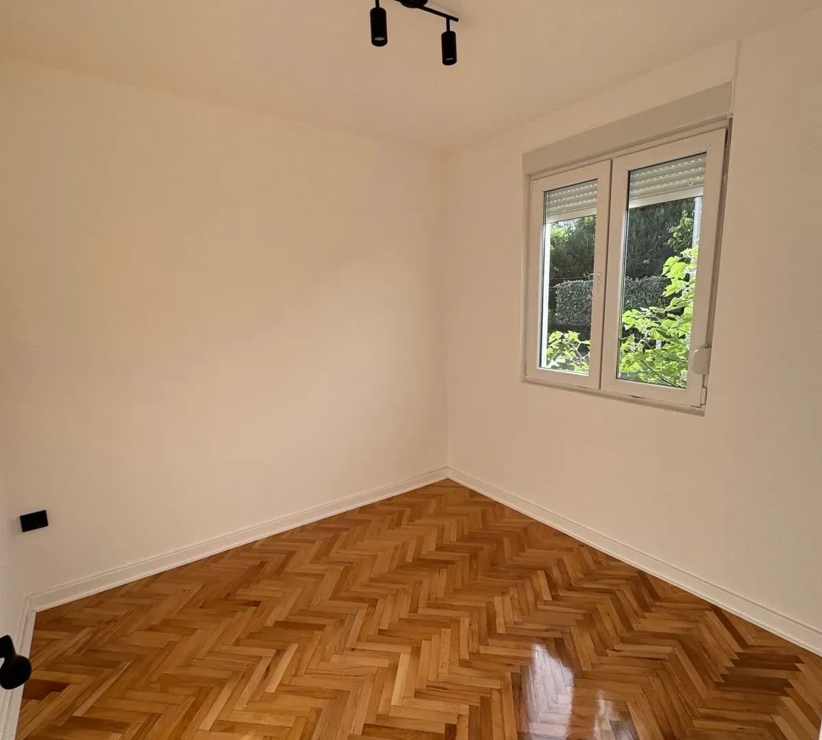 Izdavanje, dvosoban stan, 66m², Zabjelo, Podgorica