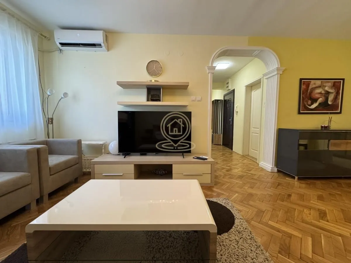 Izdavanje, trosoban stan, 76m², Centar, Novi Sad