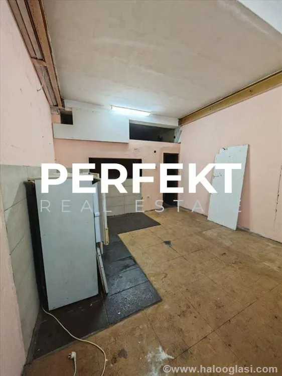 Sale, office space, 290m², Resnik, Beograd