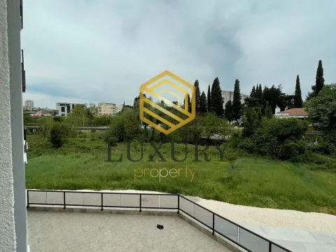 Rent, two bedroom apartment, 70m², Centar, Podgorica - image 9