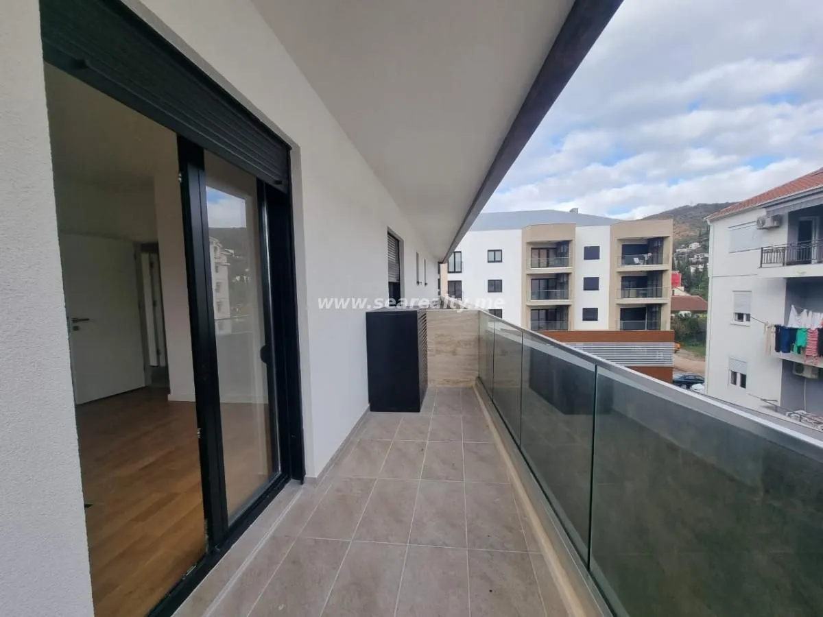 Prodaja, dvosoban stan, 67m², Tivat, Crna Gora