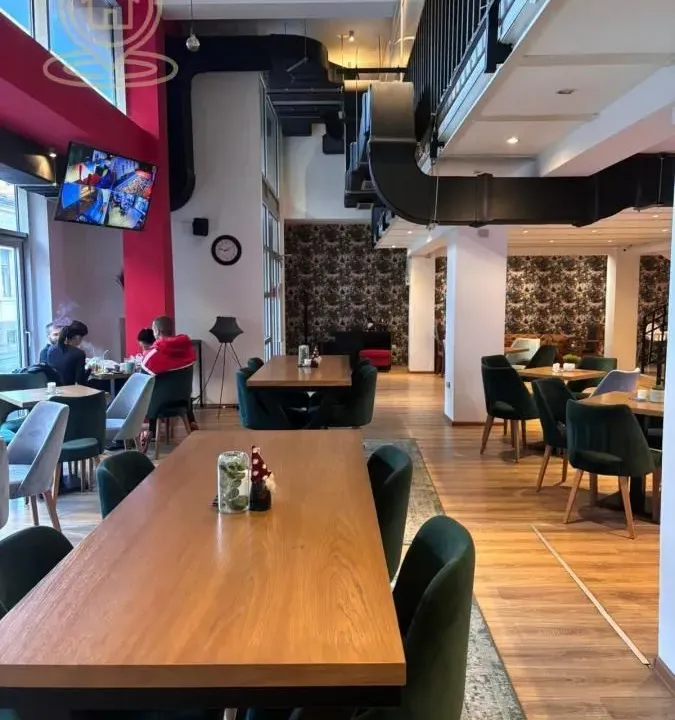 Izdavanje, poslovni prostor, 390m², Medijana, Niš