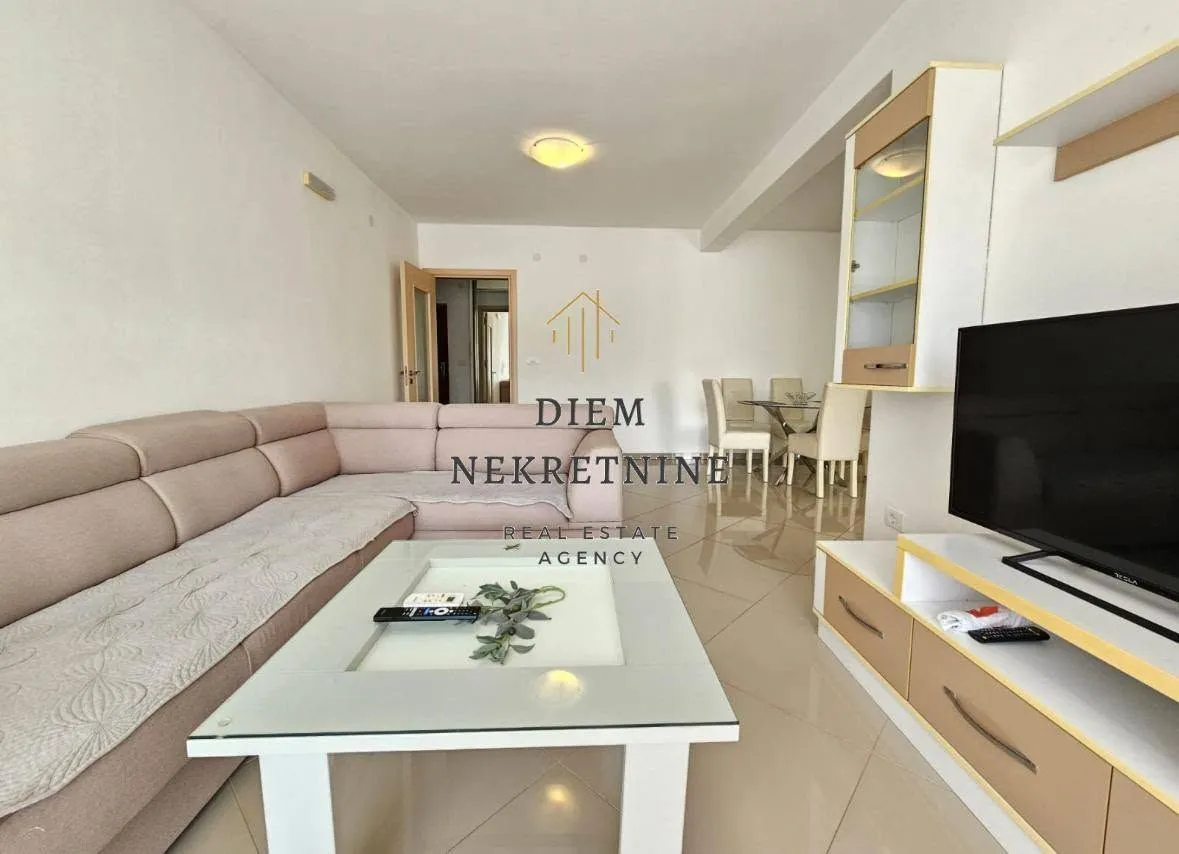 Rent, one bedroom apartment, 67m², Centar, Bar