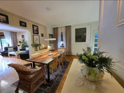 Izdavanje, trosoban stan, 145m², Preko Morače, Podgorica