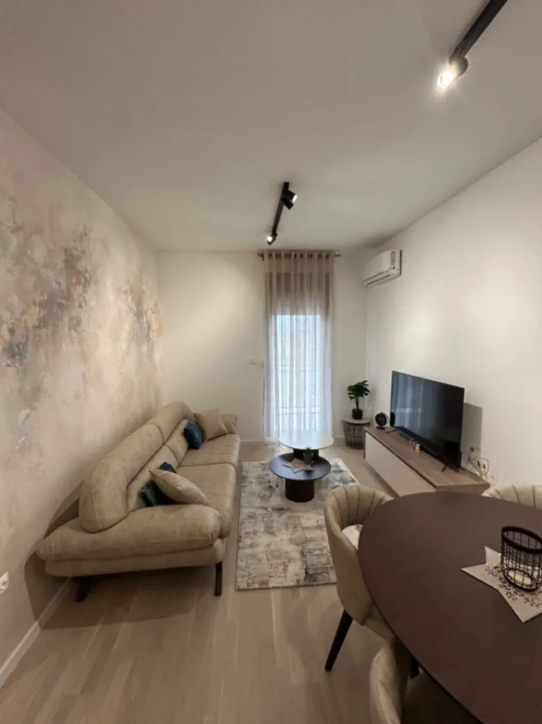 Izdavanje, jednosoban stan, 37m², Tološi, Podgorica