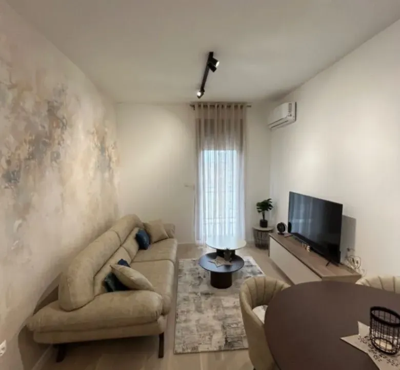 Izdavanje, jednosoban stan, 37m², Tološi, Podgorica