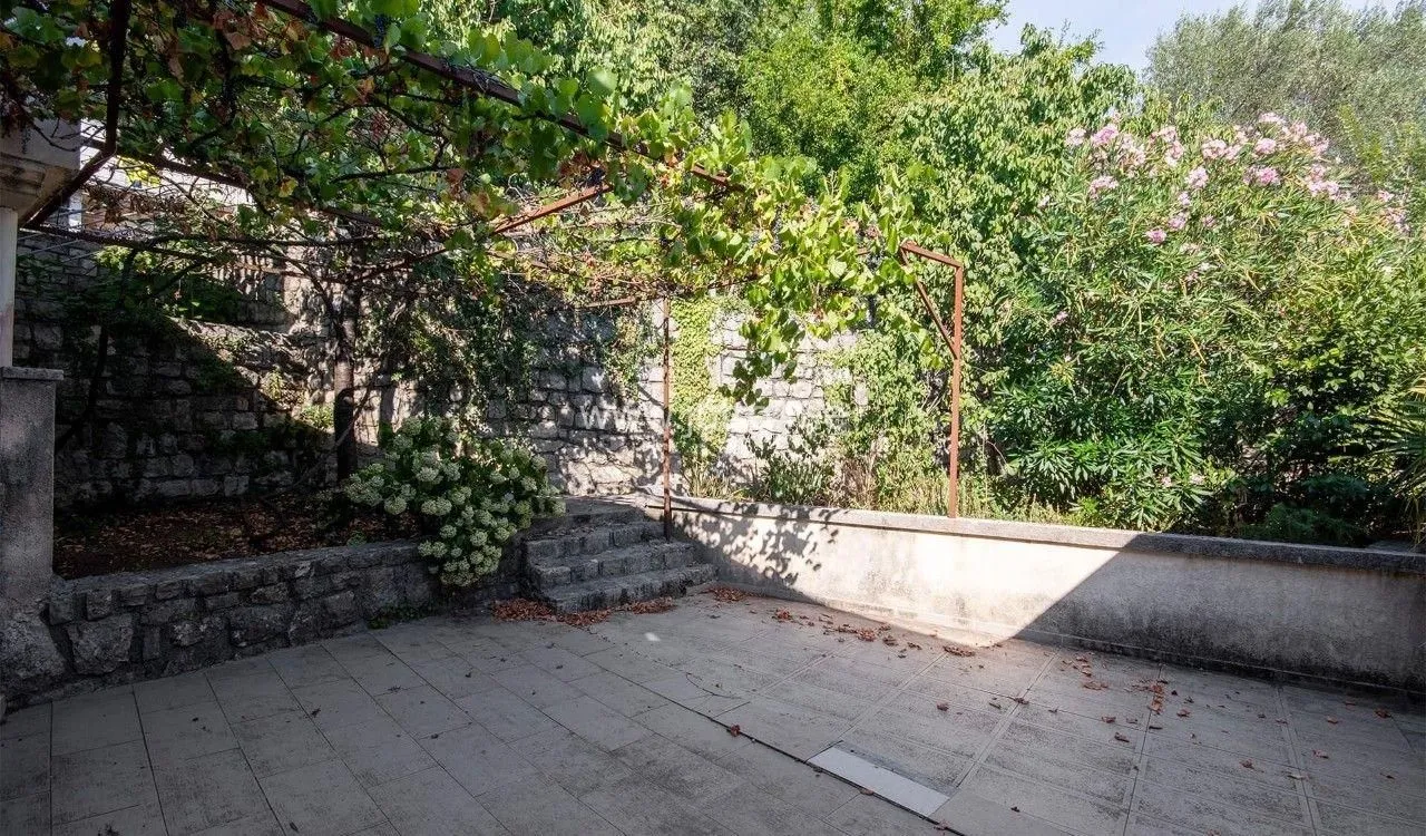 Prodaja, jednosoban stan, 62m², Donja Lastva, Tivat