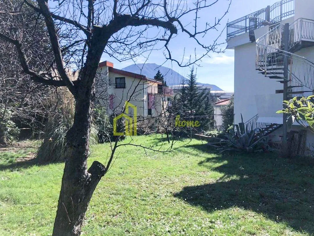 Prodaja, kuća, 300m², Šušanj, Bar