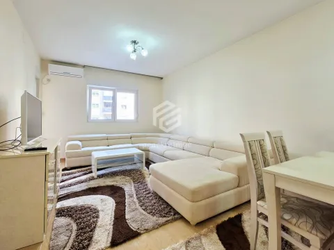 Izdavanje, jednosoban stan, 47m², City Kvart, Podgorica - image 1