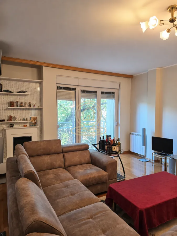 Izdavanje, dvosoban stan, 95m², Grbavica, Novi Sad Sve Podlokacije