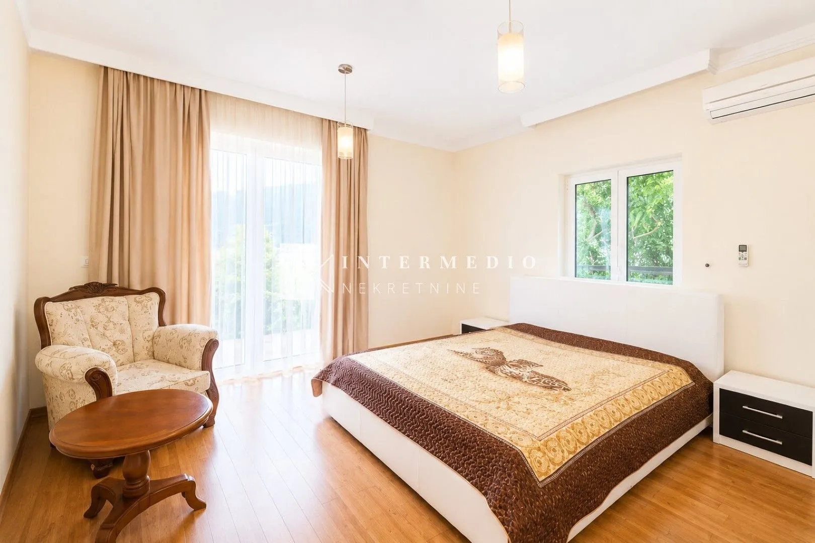 Prodaja, trosoban stan, 130m², Đenovići, Herceg Novi