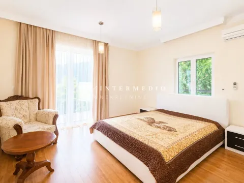 Prodaja, trosoban stan, 130m², Đenovići, Herceg Novi - image 7