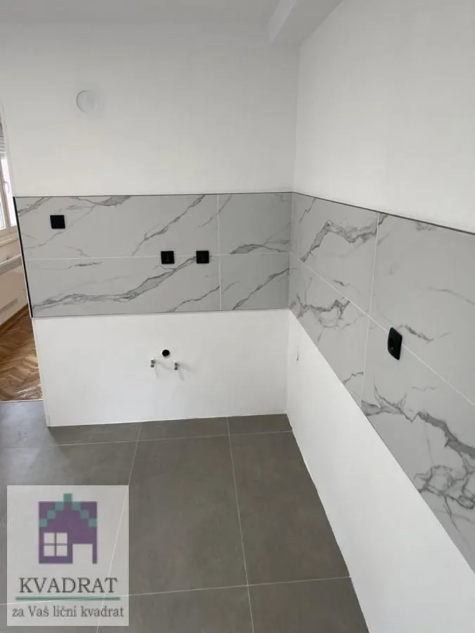 Prodaja, dvosoban stan, 49m², Adamovićevo Naselje, Novi Sad Sve Podlokacije