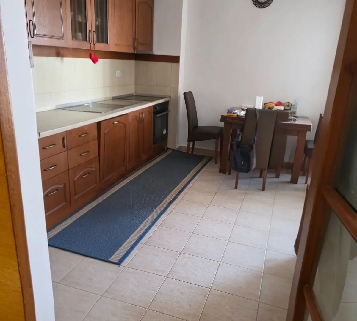 Prodaja, dvosoban stan, 81m², Lazi, Budva