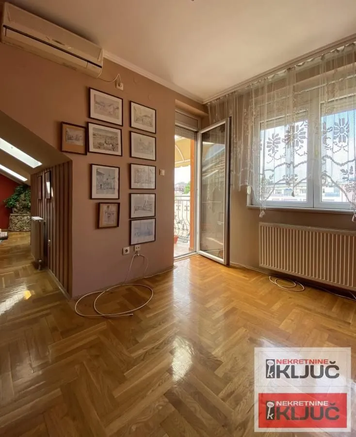 Prodaja, trosoban stan, 100m², Sajmište, Novi Sad