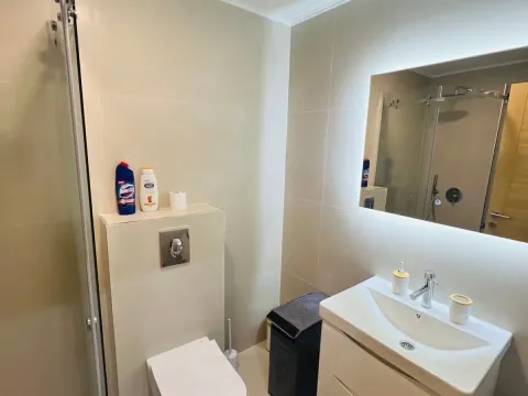 Izdavanje, jednosoban stan, 45m², City Kvart, Podgorica - image 7