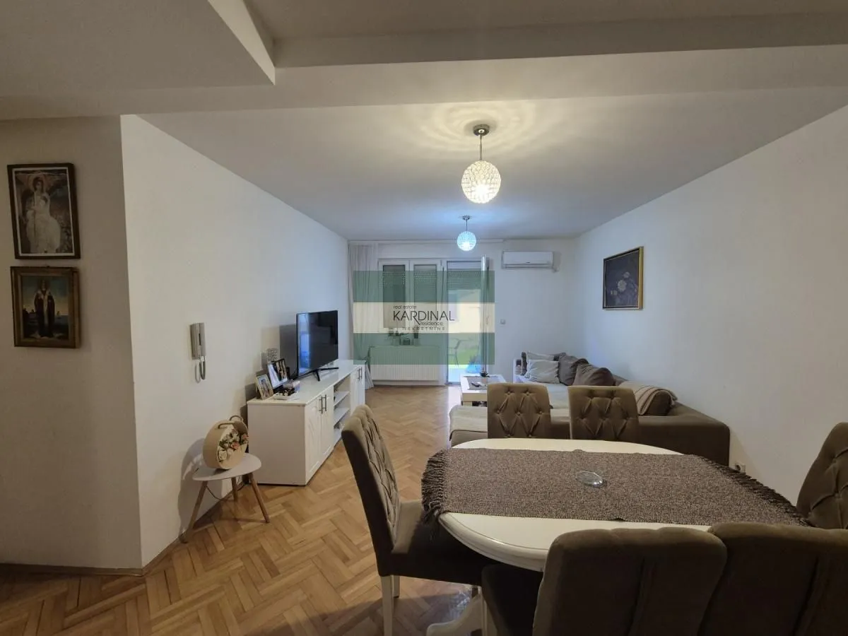 Prodaja, trosoban stan, 79m², Centar, Jagodina