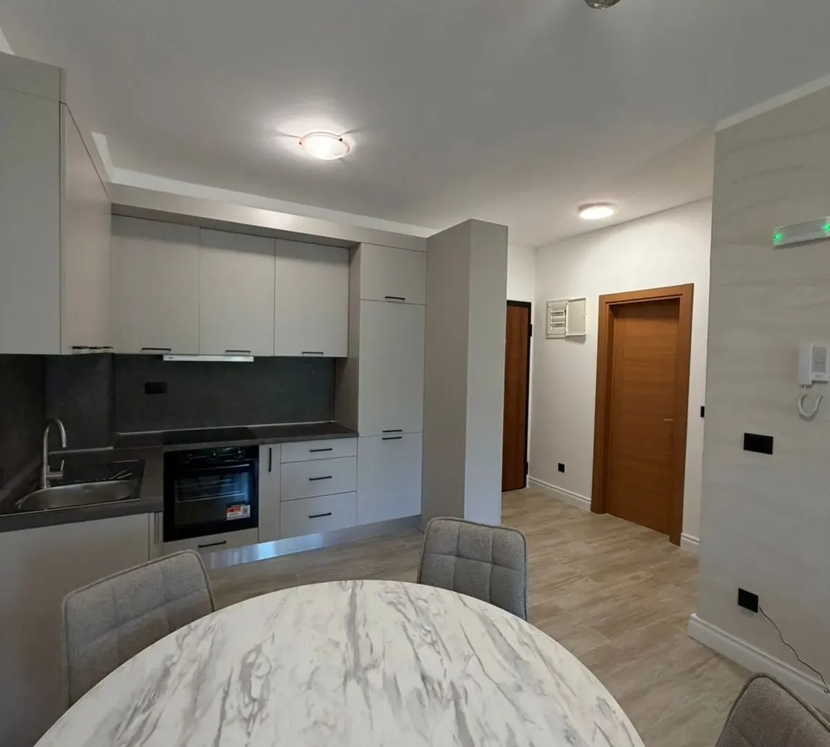 Rent, one bedroom apartment, 50m², Radanovići, Kotor