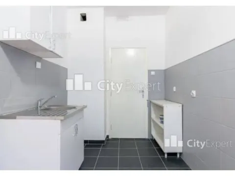 Izdavanje, trosoban stan, 70m², Vračar Centar, Vračar Sve Podlokacije - image 4