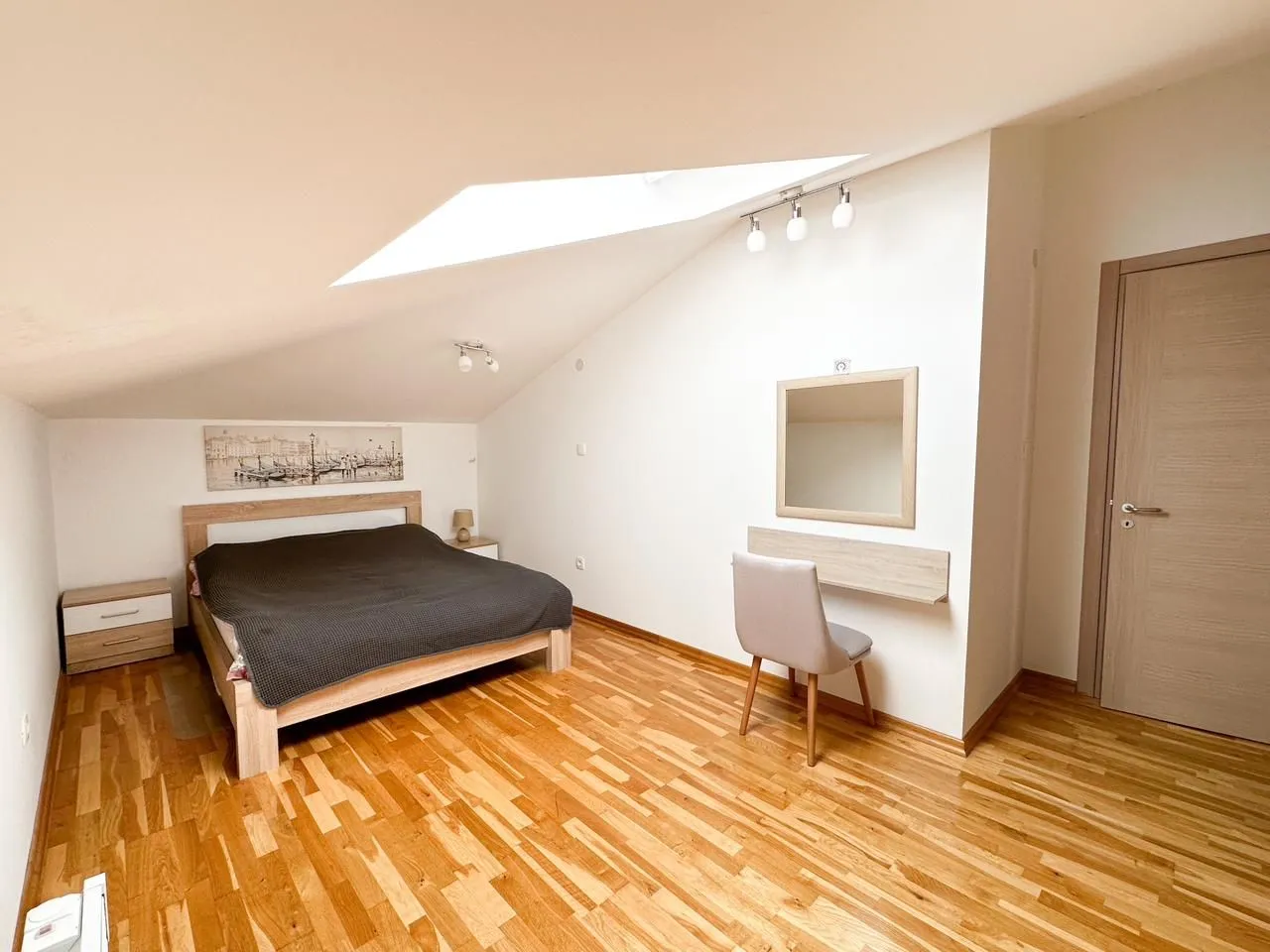 Rent, one bedroom apartment, 80m², Centar, Budva