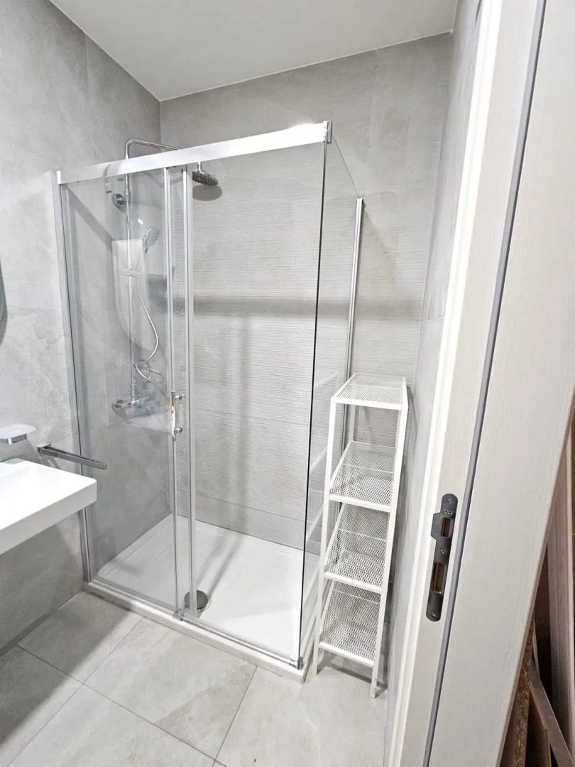 Izdavanje, jednosoban stan, 40m², Central Point, Podgorica