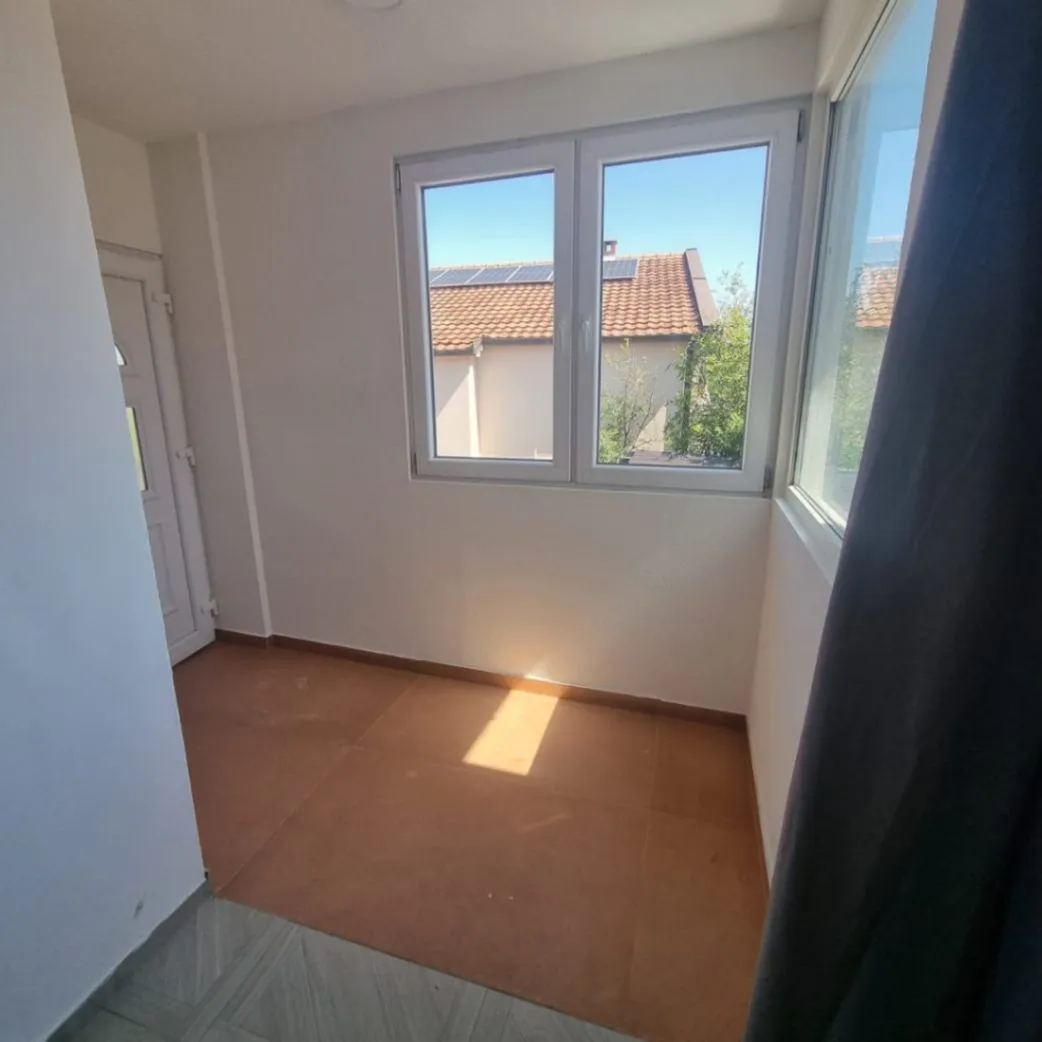 Izdavanje, jednosoban stan, 40m², Tološi, Podgorica