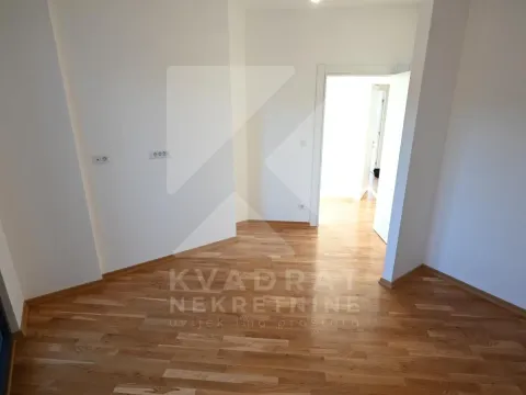 Izdavanje, trosoban stan, 117m², Zagorič, Podgorica - image 9