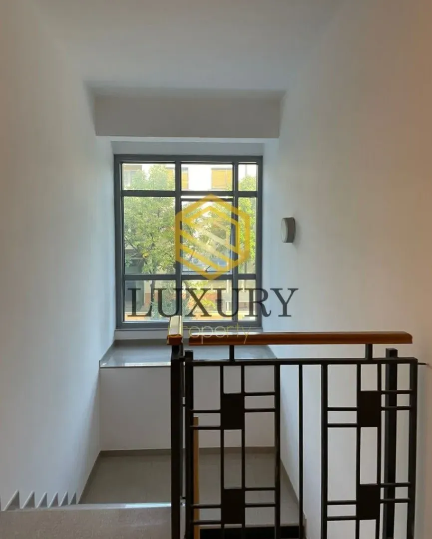Rent, office space, 77m², Centar, Podgorica