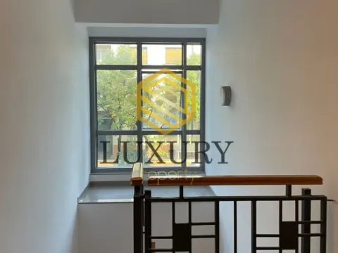 Izdavanje, poslovni prostor, 77m², Centar, Podgorica - image 11