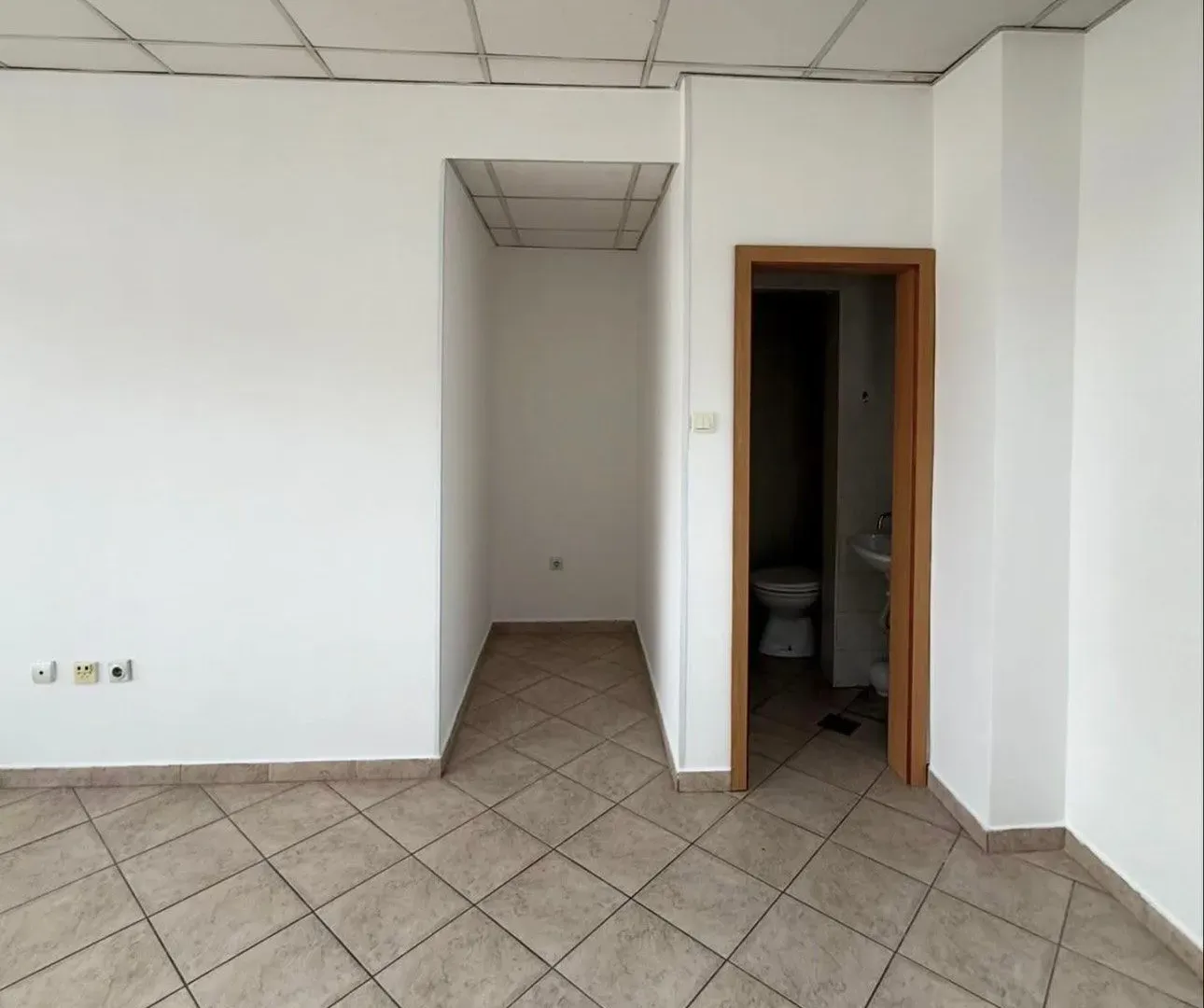 Rent, office space, 25m², Krivi Most, Podgorica