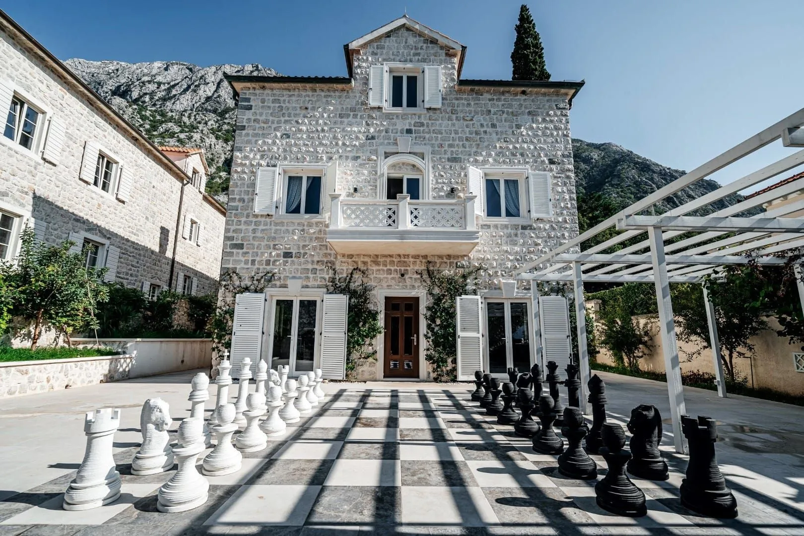Rent, house, 491m², Ljuta, Kotor