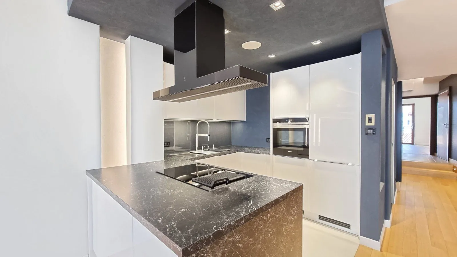 Sale, two bedroom apartment, 108m², Budva, Crna Gora