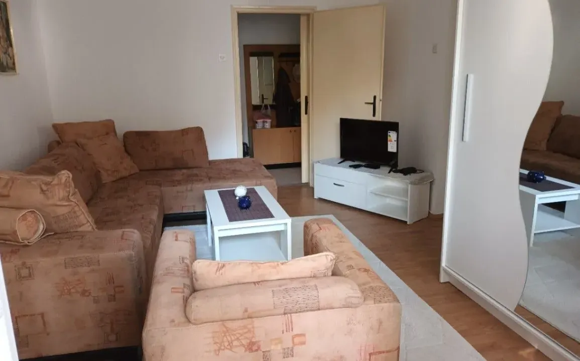 Izdavanje, dvosoban stan, 55m², Karaburma, Palilula Sve Podlokacije