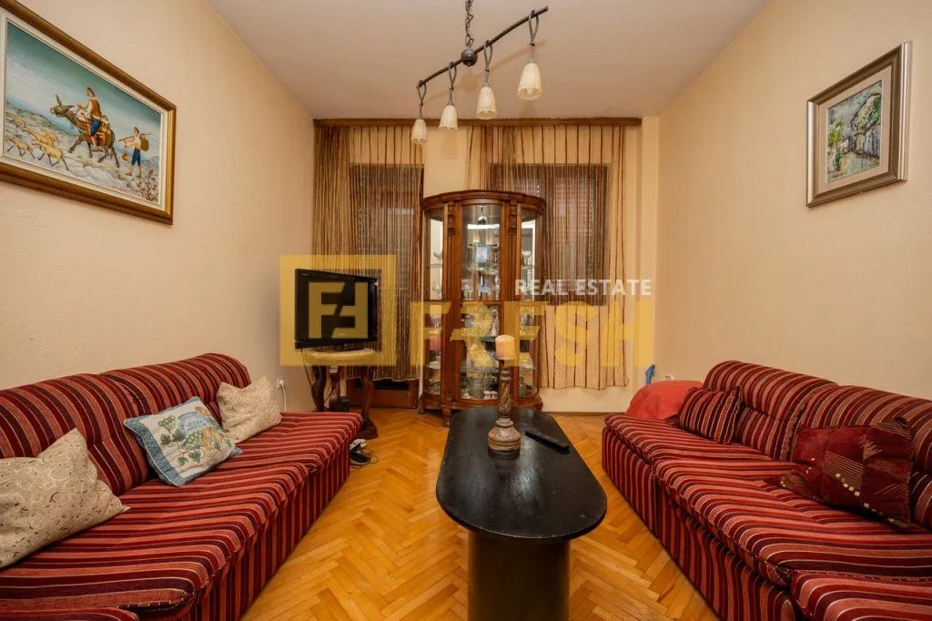Sale, house, 348m², Stara Varoš, Podgorica