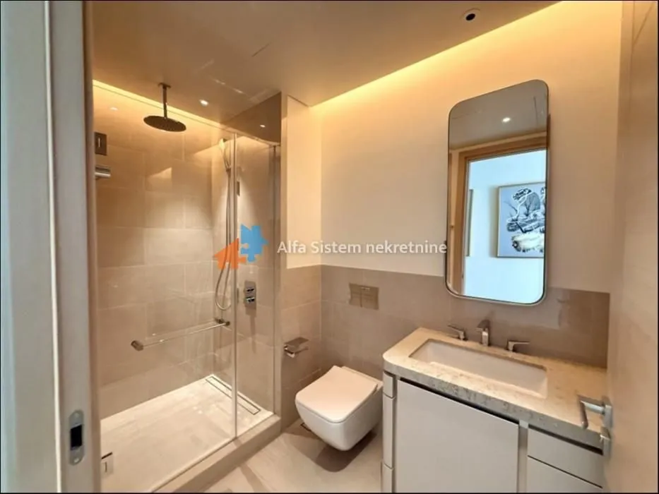 Izdavanje, trosoban stan, 98m², Savski Venac, Beograd