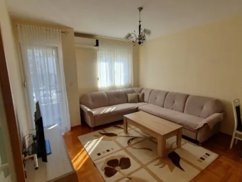 Izdavanje, dvosoban stan, 64m², Stari Aerodrom, Podgorica - image 3
