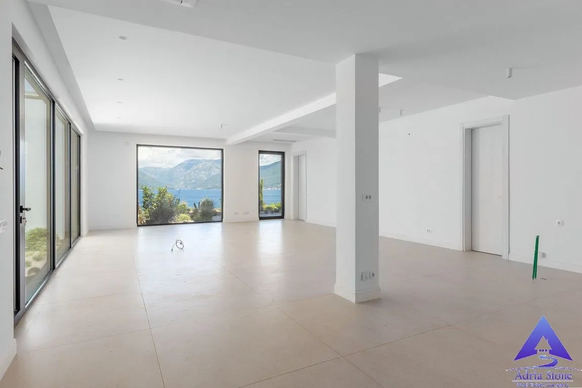 Prodaja, kuća, 328m², Krašići, Tivat
