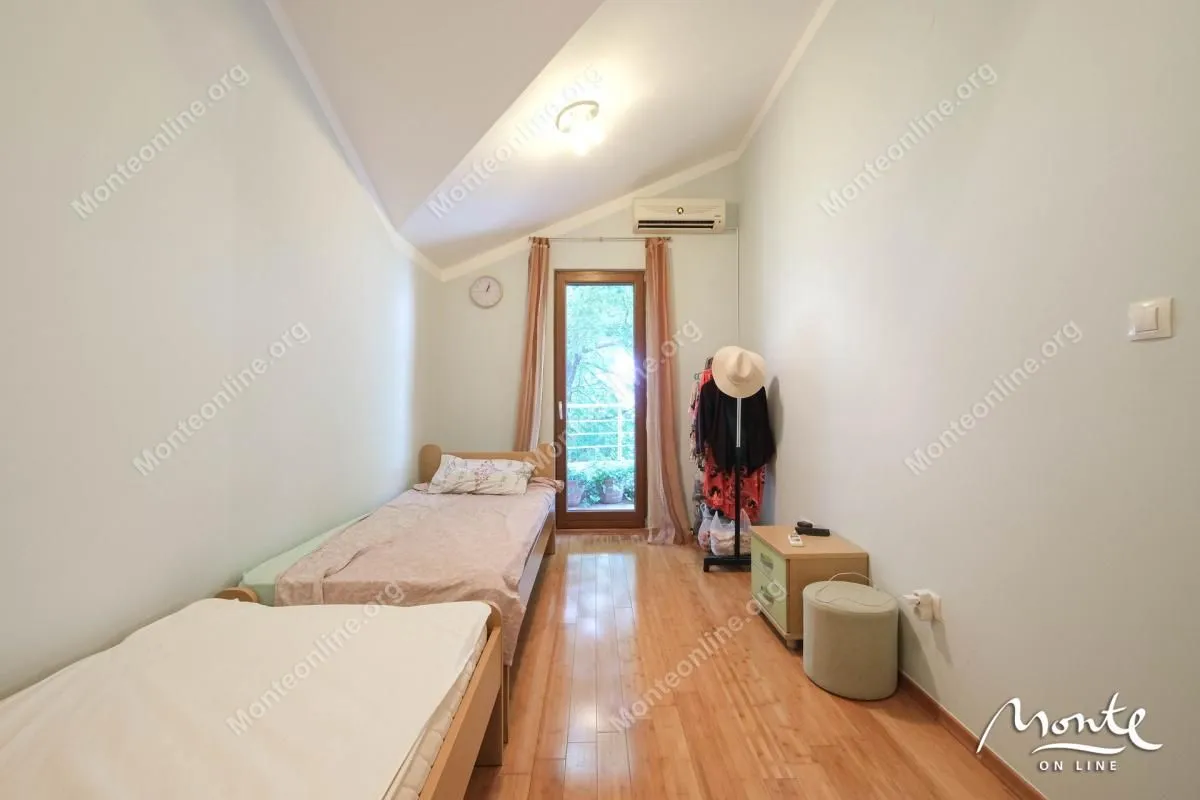 Prodaja, trosoban stan, 130m², Risan, Kotor